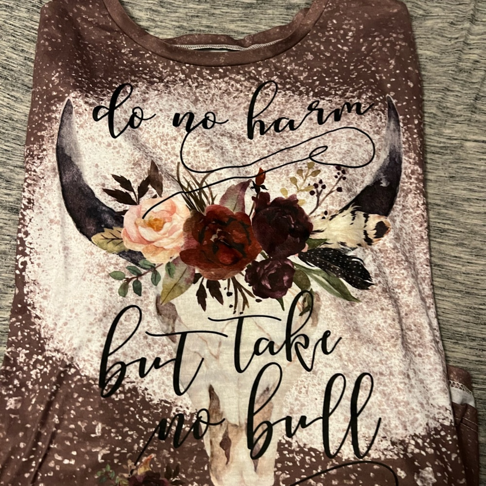 Womens western tees bundle